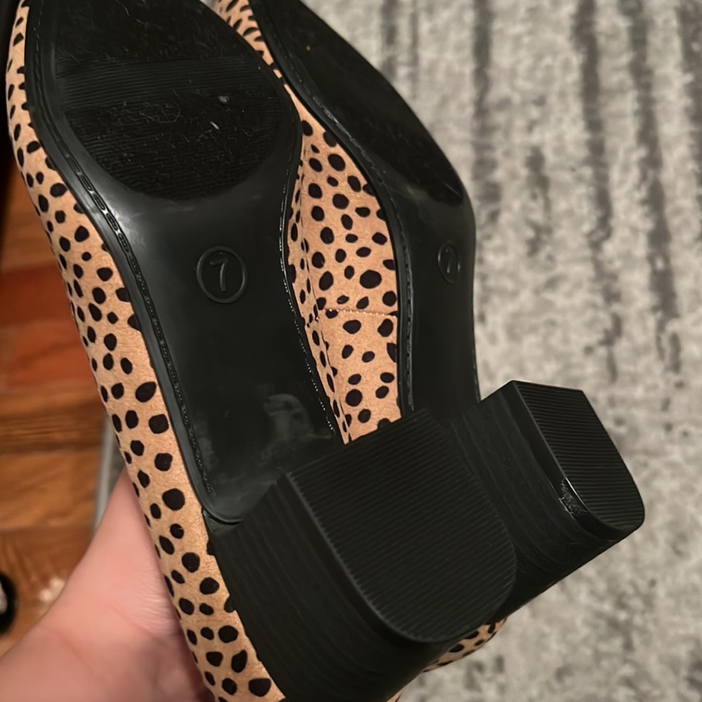 Universal Thread Women's Marlow Leopard Print Mid… - image 6